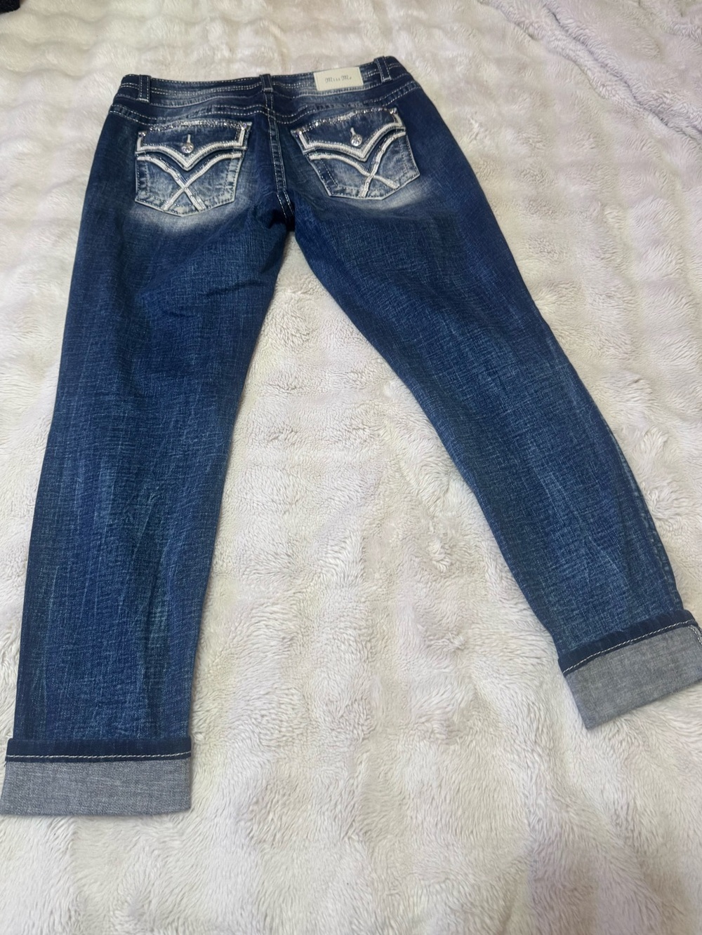 Miss Me (LOS ANGELES) CURVY SKINNY Indigo Embroidered Pocket Cuffed Jeans